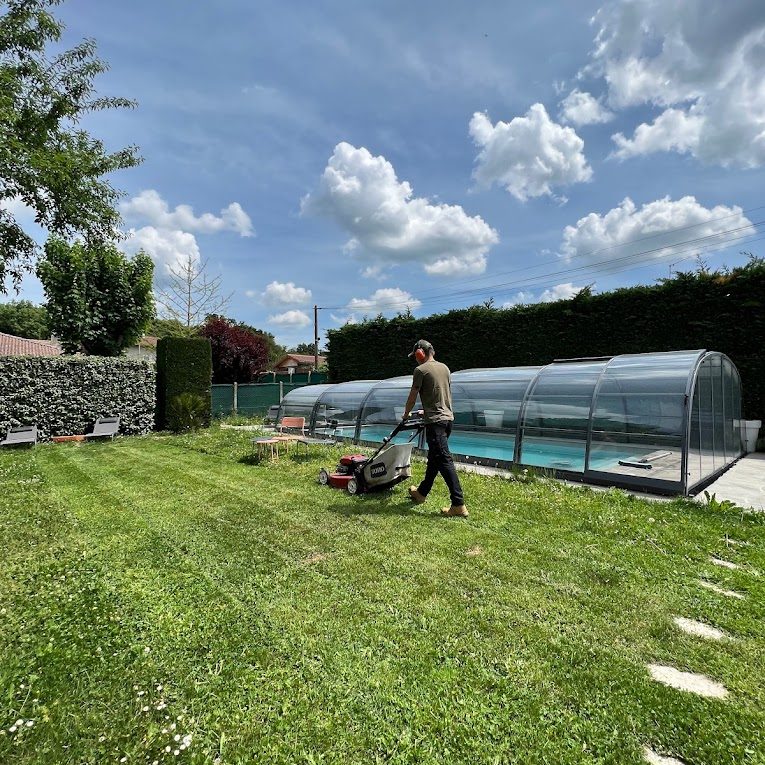 Pisciniste, Entretien Piscine, Nettoyage Piscine, Réparation Piscine